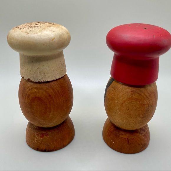 Vintage Wooden Hand Painted Salty & Peppy Chef Salt & Pepper Shakers 4” Tall - Picture 3 of 8